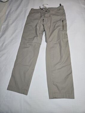 Vuori Men's Cargo Pants in Light Taupe